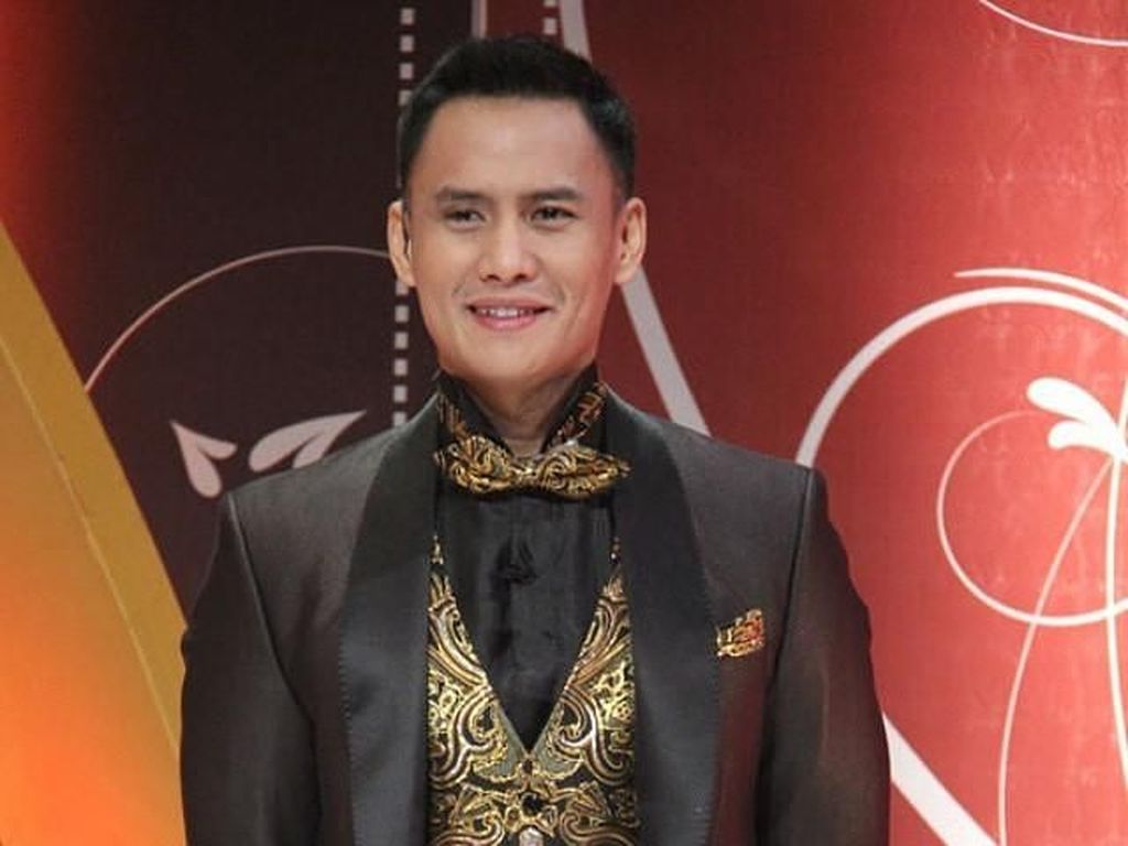 Choky dan Olivia Zalianty Tanggapi soal Teori Konspirasi COVID-19 Choky dan Olivia Zalianty Tanggapi soal Teori Konspirasi COVID-19