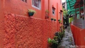 Melihat dari Dekat Kampung Cibunut Berwarna