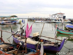 Penyeberangan ke Karimunjawa Ditutup Akibat Cuaca Buruk