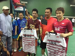 Saat Menpora, Kevin/Marcus, dan Suporter Bulutangkis Bersenang-senang di Senayan