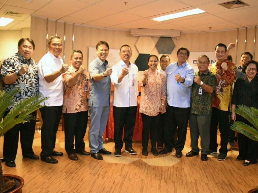 Holding BUMN Tambang Terbentuk, Saatnya Caplok Freeport Holding BUMN Tambang Terbentuk, Saatnya Caplok Freeport