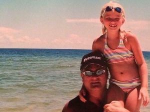 Kisah Haru Anak Terima Bunga Terakhir dari Ayah Meski Sudah Meninggal