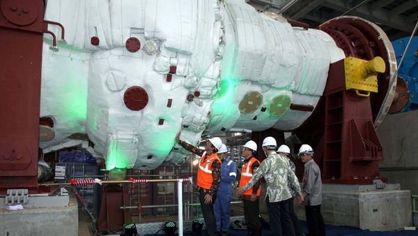 Gas Turbine PLTGU Jawa 2 Resmi Terpasang