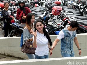 Soal Terobos Busway, Dewi Persik Pertimbangkan Tempuh Jalur Hukum
