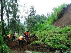 Tanah Longsor Menutup Akses Sejumlah Titik Jalan di Boyolali
