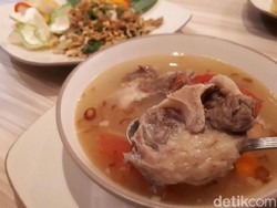 Menyantap Sop Buntut Empuk dan Gurih di Boen Kitchen