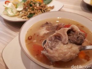 Menyantap Sop Buntut Empuk dan Gurih di Boen Kitchen Menyantap Sop Buntut Empuk dan Gurih di Boen Kitchen