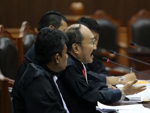 Pengacara Bacakan Gugatan Novanto Soal Imunitas dan Cekal di MK