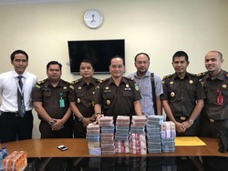 Menggunung, Ini Uang Tunai Rp 1,8 Miliar dari Terdakwa Korupsi