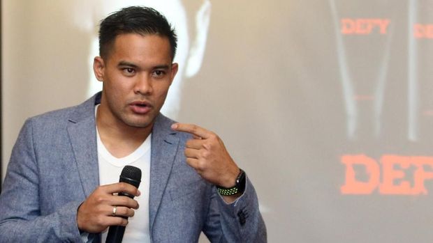 Kiper Andritany Ardhiyasa saat disebuah acara.