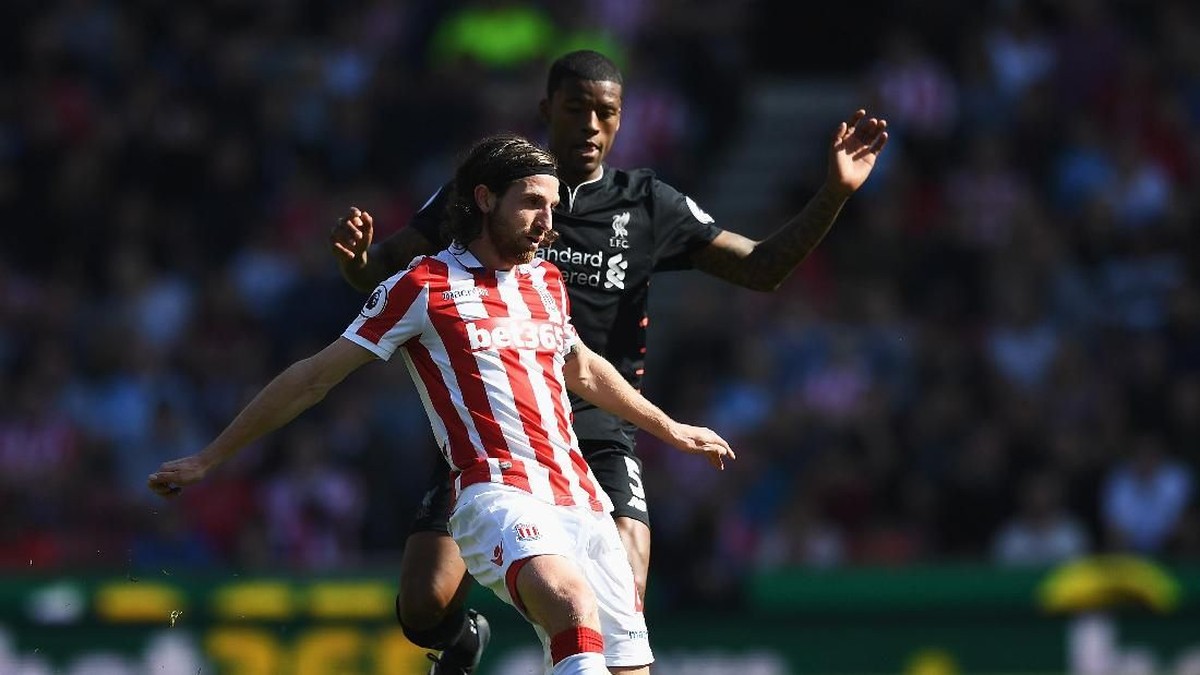 Duel Liverpool melawan Stoke City di awal musim ini. (Foto: Gareth Copley/Getty Images)