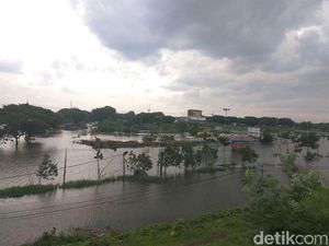 Jalan Raya Porong Masih Tenggelam