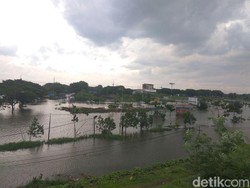 Jalan Raya Porong Masih Tenggelam