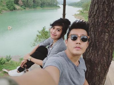 Foto: 5 Selebriti Pria yang Berhasil Memikat Hati Pramugari Cantik