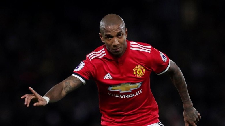 Pencapaian Ashley Young yang Membuatnya Samai Cole dan Rooney