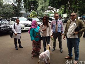 Razman Nasution Bawa Kambing ke Polda Metro, Mau Ngapain? Razman Nasution Bawa Kambing ke Polda Metro, Mau Ngapain?