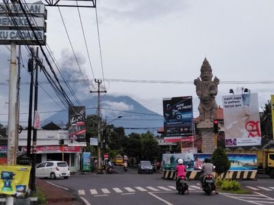 Foto: Aktivitas Gunung Agung dan Warga Bali Pagi Ini