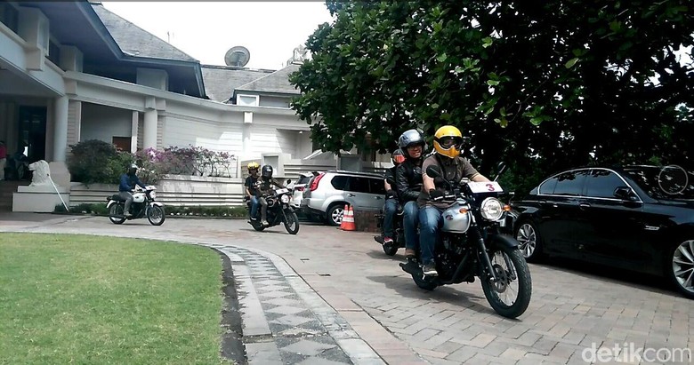 Kawasaki Yakin Motor Retro Banyak Peminatnya Kawasaki Yakin Motor Retro Banyak Peminatnya