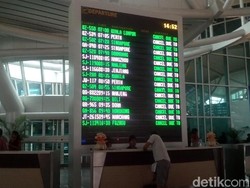 Gunung Agung Erupsi, Bandara Ngurah Rai Beroperasi Normal