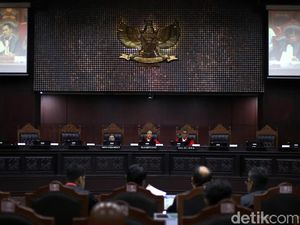 MK Tegaskan Presiden Tidak Perlu Cuti Kampanye MK Tegaskan Presiden Tidak Perlu Cuti Kampanye
