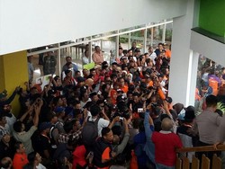 Bawa 22 Truk KTP, Danny Daftar Calon Independen Pilwalkot Makassar