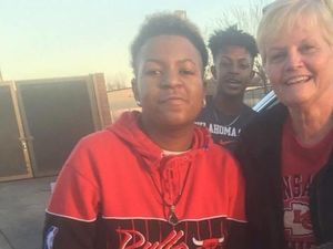 So Sweet! Remaja Ini Jualan Cupcakes Demi Biayai Pengobatan Kanker Ibunya So Sweet! Remaja Ini Jualan Cupcakes Demi Biayai Pengobatan Kanker Ibunya