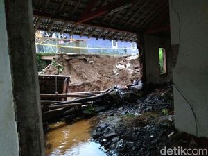 Banjir Bandang Hatam 2 Rumah di Wonosobo, 1 Orang Hilang