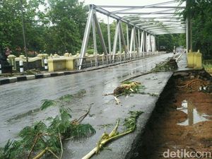 Foto: Jembatan Bunder Gunungkidul yang Sempat Ditutup 17 Jam