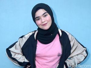 Kini Berhijab, Sivia Blink Tetap Stylish
