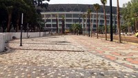 Pekerjaan renovasi stadion berkapasitas 76 ribu penonton itu sudah dimulai sejak Agustus 2016 dan sekarang tampilannya semakin modern. (Pool/PUPR)