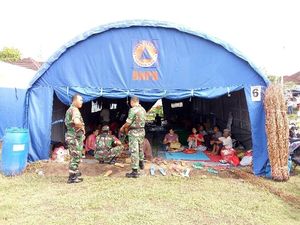 Selain di Dalam GOR, Tenda Didirikan untuk Pengungsi Gunung Agung