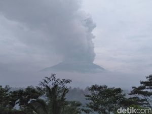 Luhut: Gunung Agung Erupsi, Pariwisata Bali Rugi Rp 9 Triliun