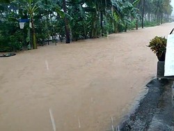 Cuaca Buruk, Pantai Teleng Ria di Pacitan Sempat Banjir