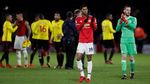 Tendangan Bebas Indah Young dan Solo Run Lingard di Vicarage Road