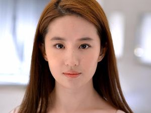 Foto: Si Cantik Liu Yifei, Aktris China yang Akan Perankan Live-Action Mulan