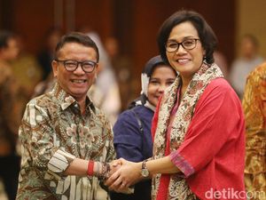 Pesan Sri Mulyani ke Ken Dwijugiasteadi: Jaga Kesehatan Pesan Sri Mulyani ke Ken Dwijugiasteadi: Jaga Kesehatan