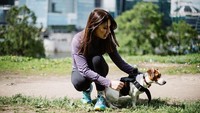 Komandnaya mempunyai hobi lainnya. Dia seorang penyayang binatang. (Foto: @komandnaya/Instagram)