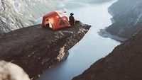 Foto: Greget! Traveler Ini Kemping di Tempat Ekstrem