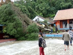Begini Dampak Sapuan Badai Menerjang Lembang