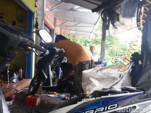 Pasca Banjir, Bengkel Motor di Bantul Diserbu Pelanggan