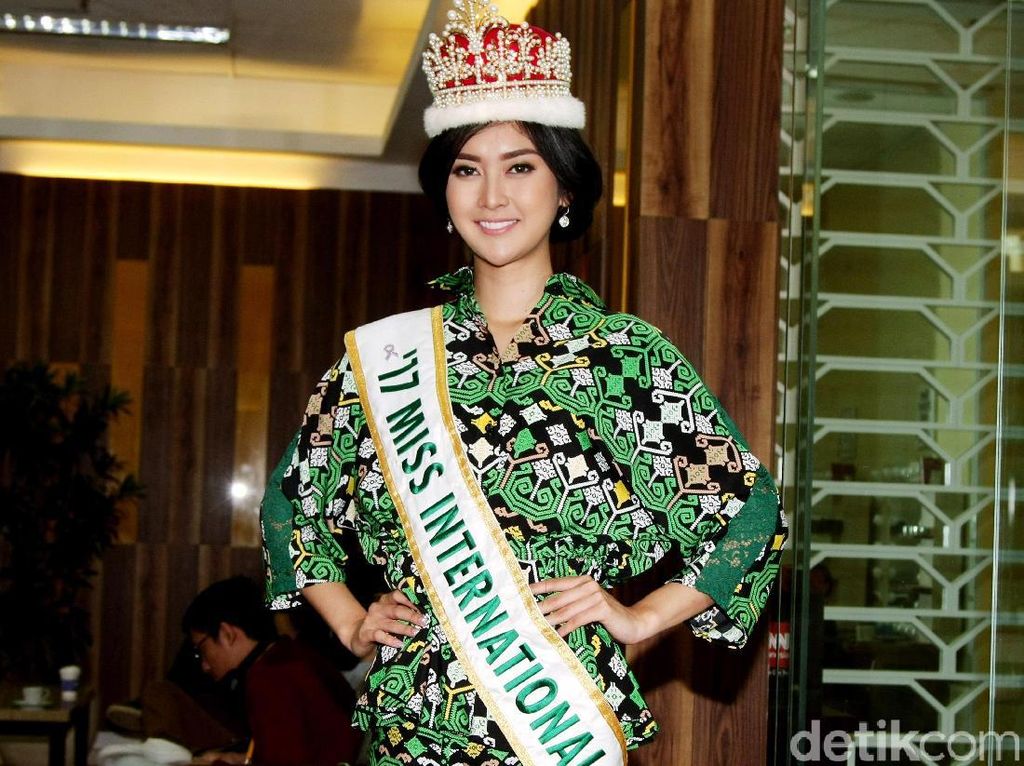 Ridwan Kamil ke Miss International Kevin Lilliana: Mojang Bandung Pisan Ridwan Kamil ke Miss International Kevin Lilliana: Mojang Bandung Pisan