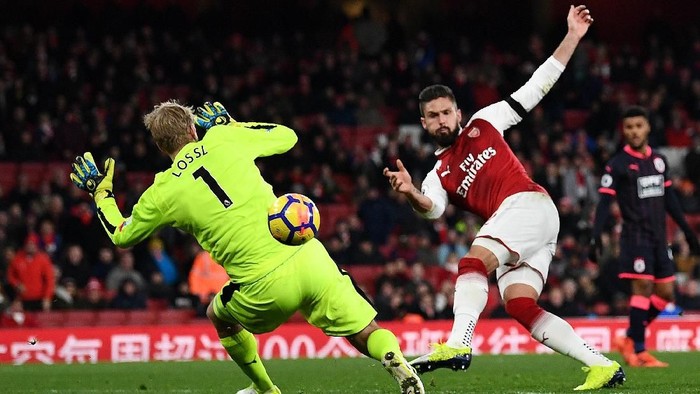 Arsenal Cukur Huddersfield 5-0