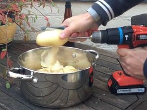 Pakai Bor Listrik, Pria Ini Kupas 2 Kg Kentang dalam Hitungan Detik!