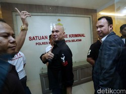 Irit Bicara Usai Diperiksa Polisi, Ahmad Dhani: Mau Jadi Limbad