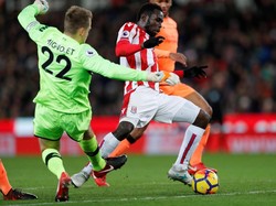 Kontroversi Kartu Kuning Simon Mignolet