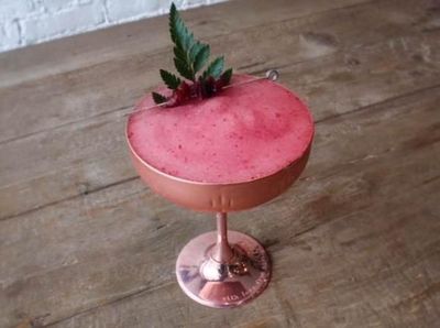 8 Bar di AS Ini Buat Gin Istimewa untuk Rayakan Pertunangan Pangeran Harry