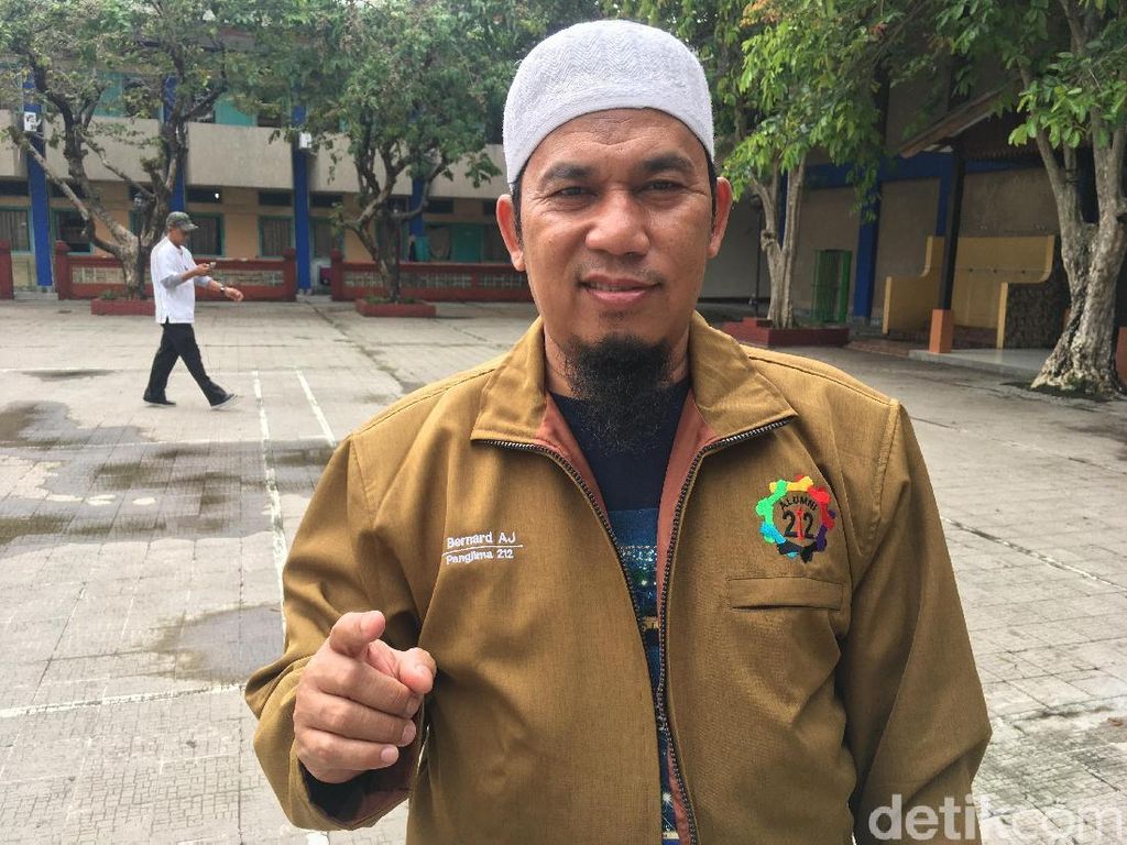 Viral Ajakan Demo Bareng Prabowo-Sandi Besok, PA 212: Itu Hoax Viral Ajakan Demo Bareng Prabowo-Sandi Besok, PA 212: Itu Hoax
