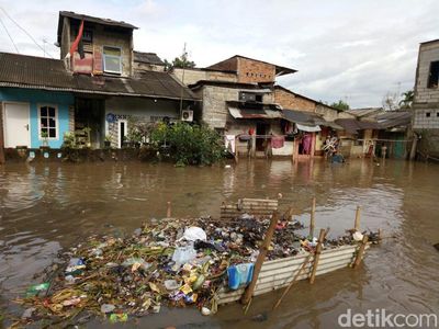 Tanggul Jatipadang Jebol Lagi! Begini Penampakannya