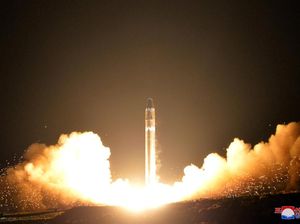 Warga Hawaii Dibuat Terkejut dengan Peringatan Ancaman Misil Palsu Warga Hawaii Dibuat Terkejut dengan Peringatan Ancaman Misil Palsu