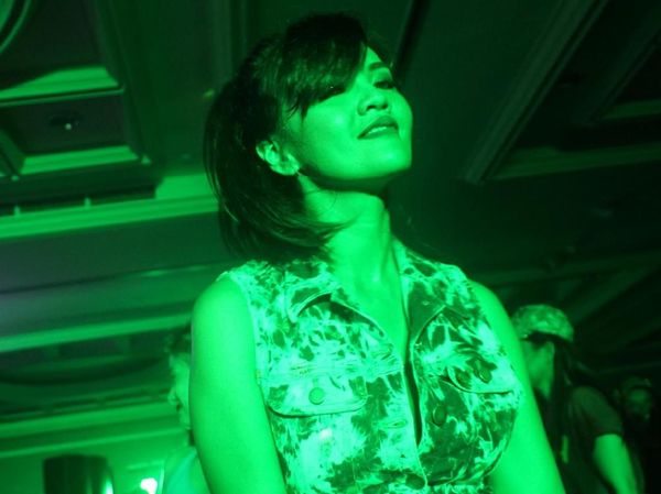 Foto: Bugarnya Farah Quinn, Tetap Seksi Walau Keringatan